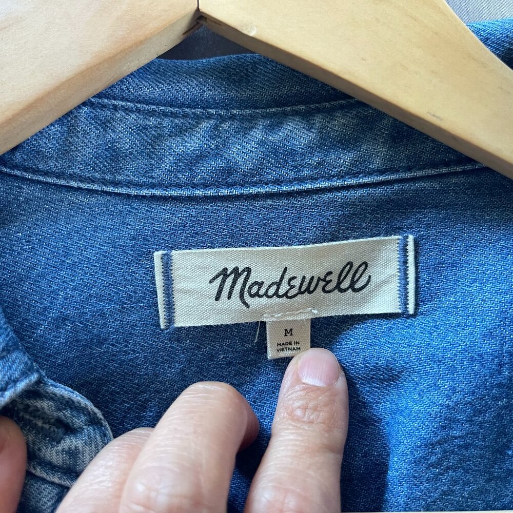 Madewell  denim button-down collar oversized shirt in cranover wash (M)